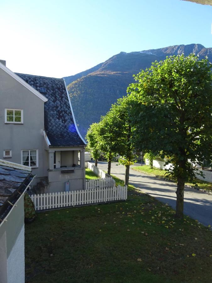 Вилла Fjordshelter- Cozy Townhouse Тисседал Экстерьер фото