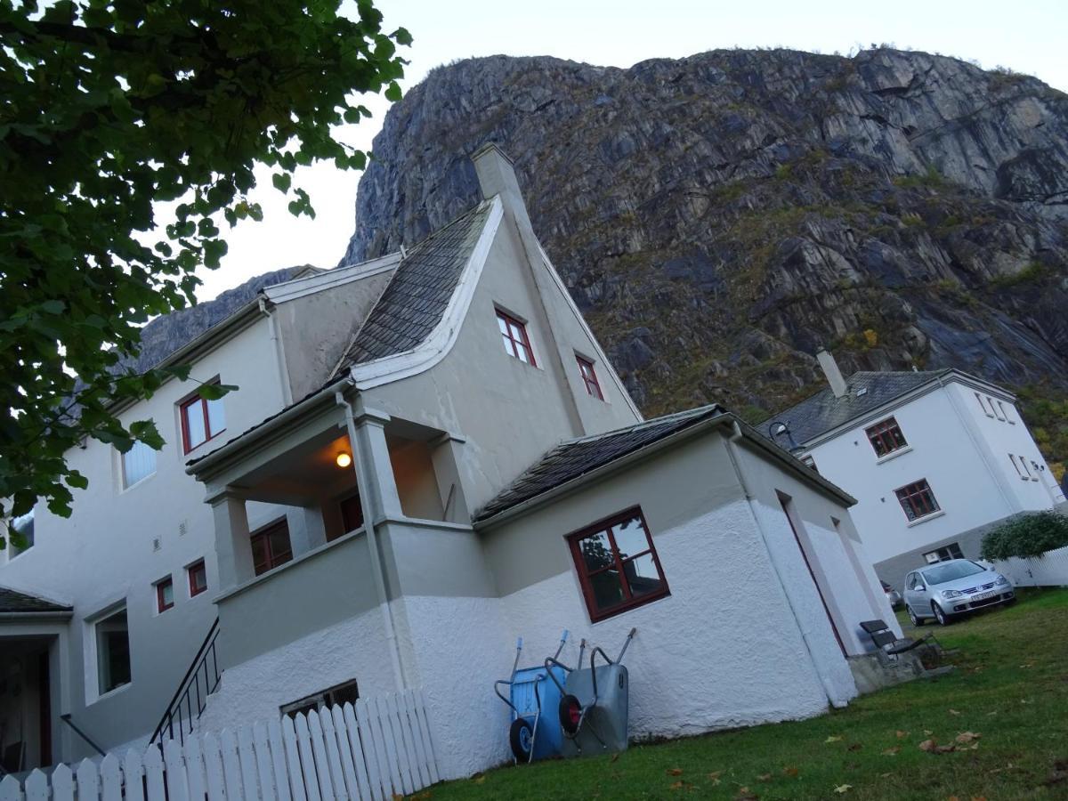 Вилла Fjordshelter- Cozy Townhouse Тисседал Экстерьер фото